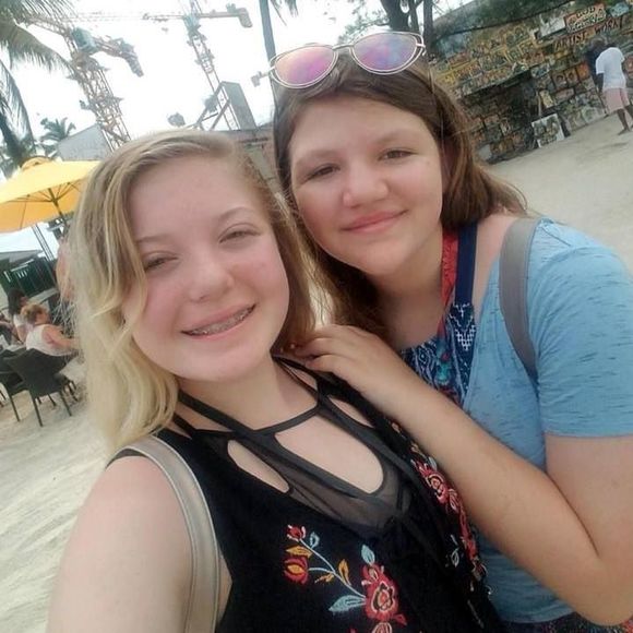 Meet your Posher, Chassidy - Picture 1 of 1